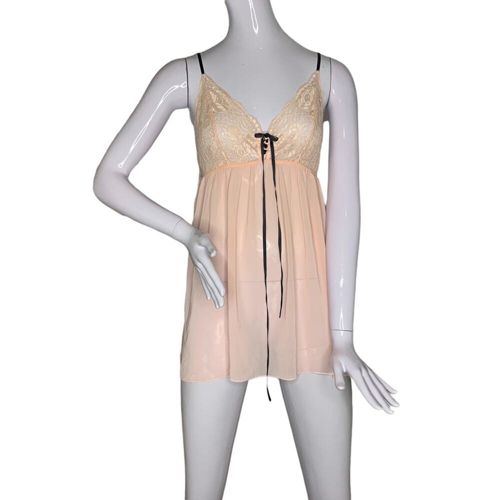 Victoria’s Secret Baby Doll Size Small Peach and Black Lace Bra